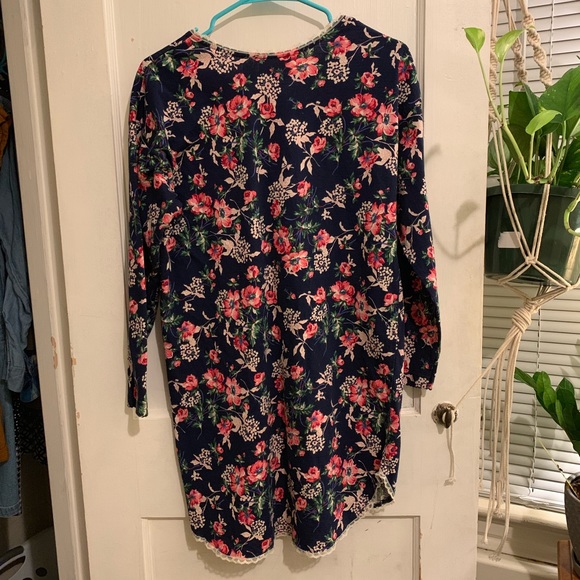 80’s Vintage Nightgown/House Dress - Picture 2 of 2